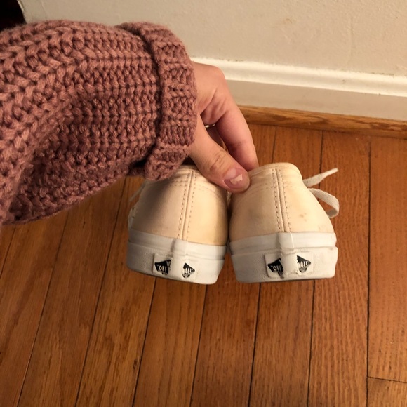 Vans - Picture 3 of 4